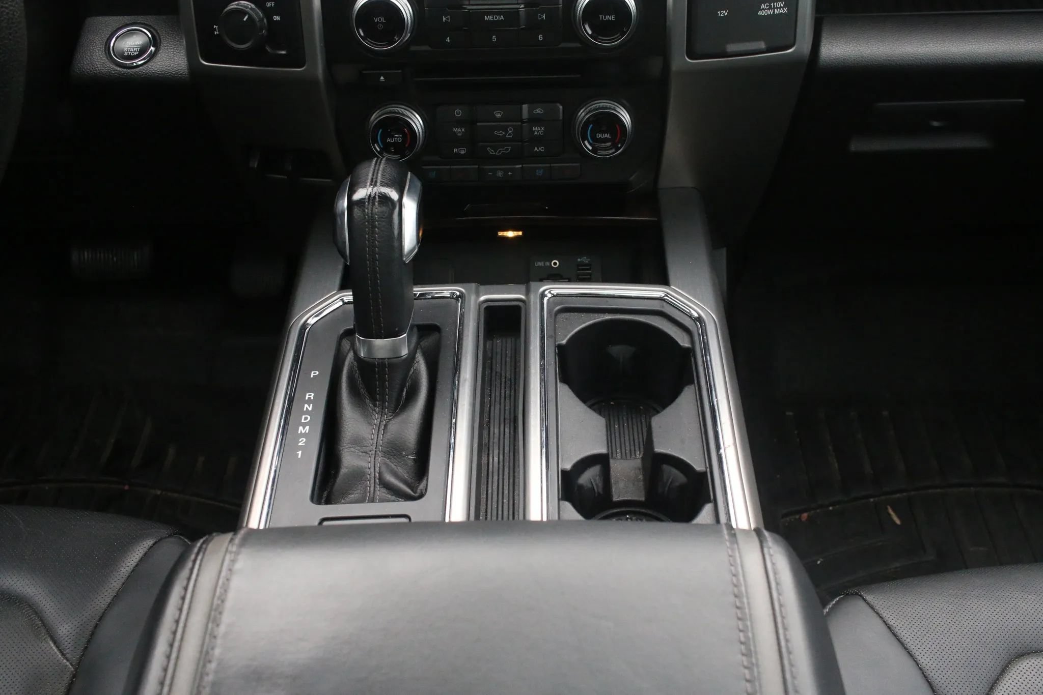 Used 2015 Ford F150 Platinum w/ Equipment Group 701A Luxury RWD image 24