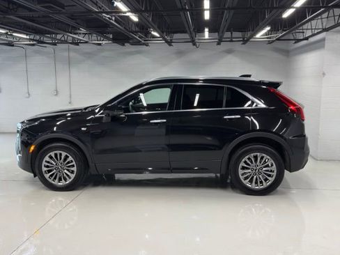 Used 2025 Cadillac XT4 Premium Luxury AWD/4WD image 3