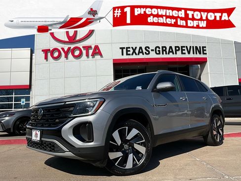 Used 2025 Volkswagen Atlas Cross Sport SE image 1