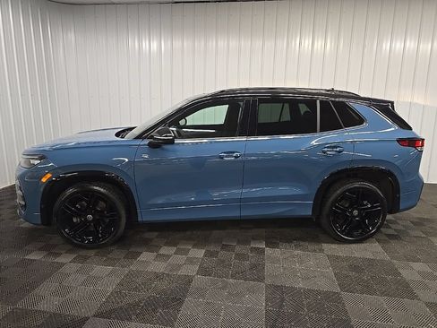 Used 2025 Volkswagen Tiguan SE R-Line AWD/4WD image 5