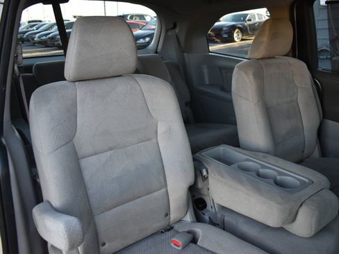 Used 2014 Honda Odyssey EX image 30