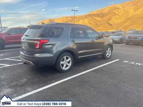 Used 2017 Ford Explorer XLT w/ Equipment Group 201A image 6