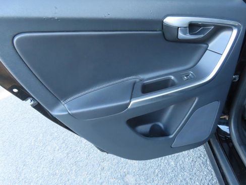 Used 2015 Volvo XC60 3.2 Premier Plus image 11