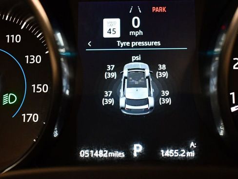 Used 2020 Jaguar F-PACE Premium image 47