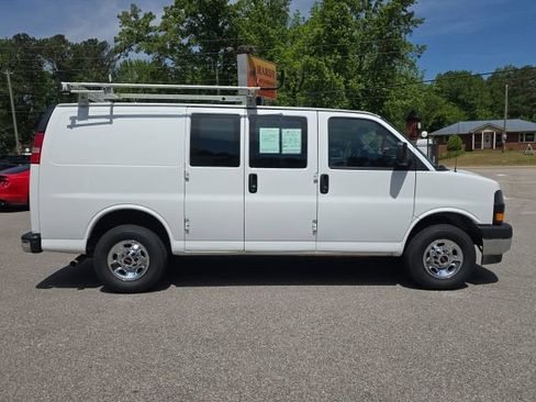 Used 2022 GMC Savana 2500 w/ Driver Convenience Package RWD image 6