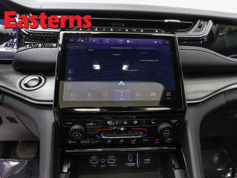 Used 2022 Jeep Grand Cherokee Limited 4xe w/ Luxury Tech Group II AWD/4WD image 12