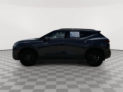 Used 2022 Chevrolet Blazer LT w/ Sound & Technology Package FWD image 3