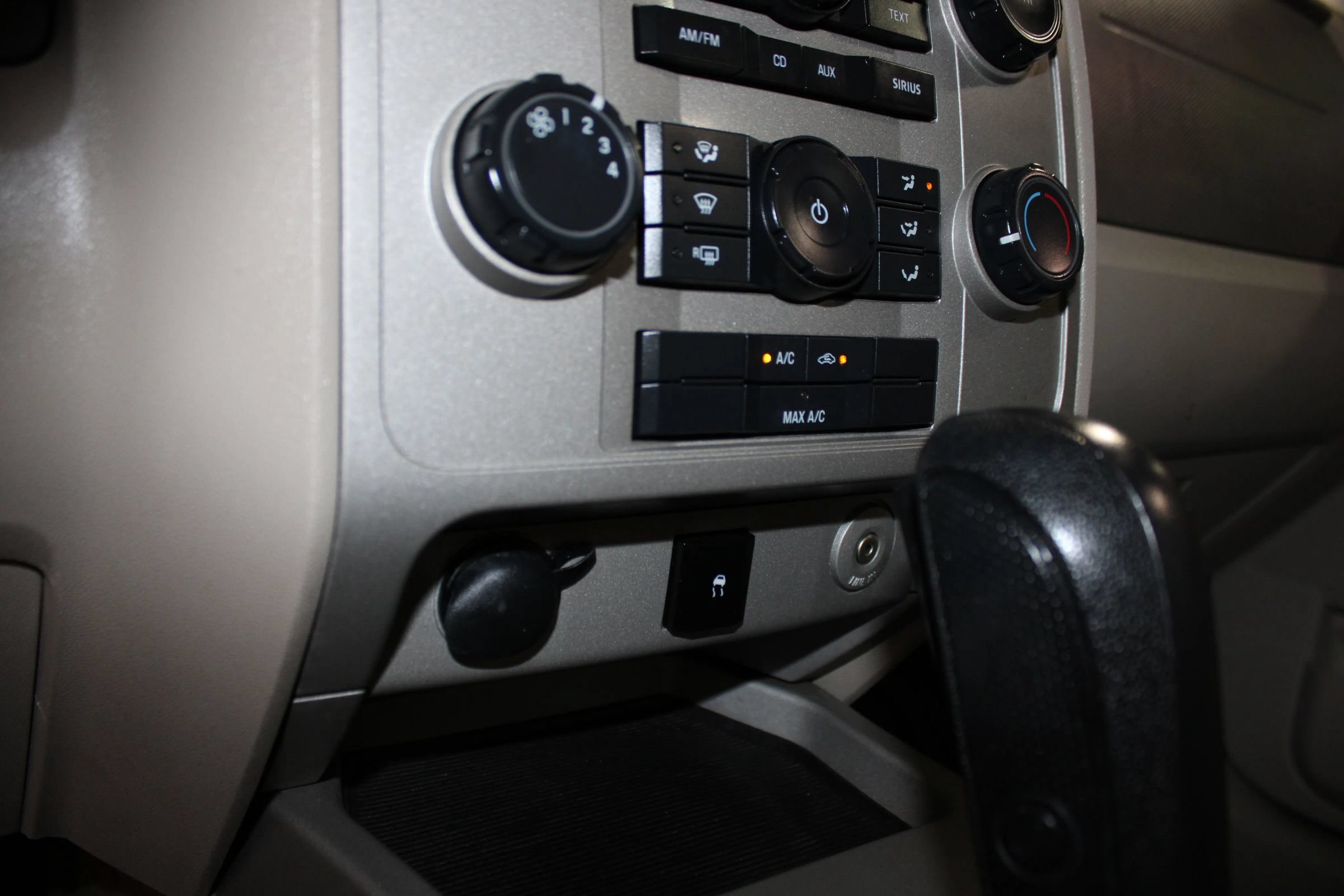 Used 2009 Ford Escape XLT FWD image 16