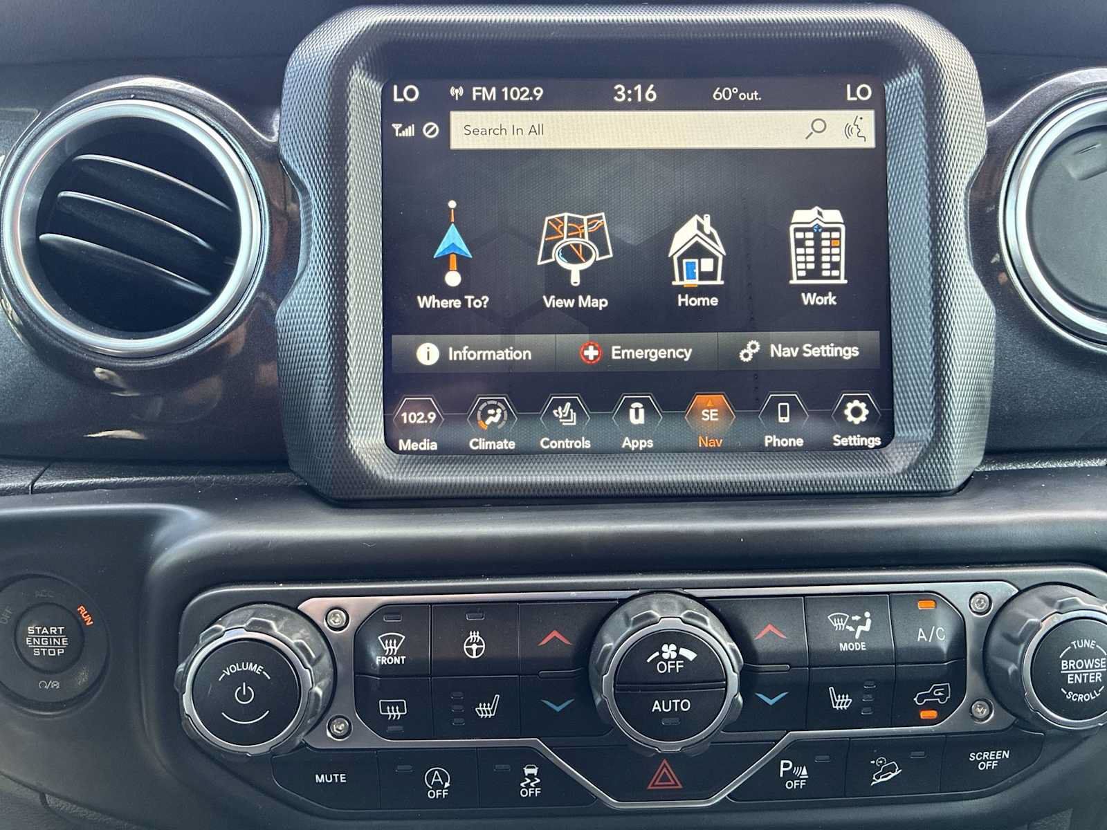 Used 2021 Jeep Wrangler Unlimited Sahara AWD/4WD image 17