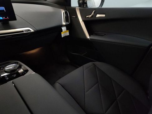 New 2026 BMW iX xDrive60 w/ Premium Package image 26