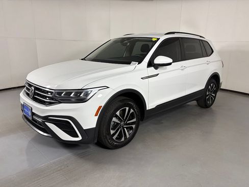 Used 2022 Volkswagen Tiguan S w/ IQ.Drive Package FWD image 4