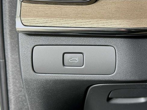 New 2026 Volvo XC90 B6 Plus w/ Protection Package image 10