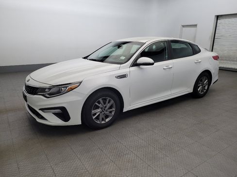 Used 2019 Kia Optima LX image 2
