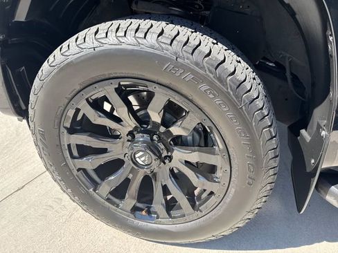 Used 2018 Toyota Tundra Platinum AWD/4WD image 27