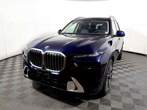 Used 2026 BMW X7 xDrive40i AWD/4WD image 3