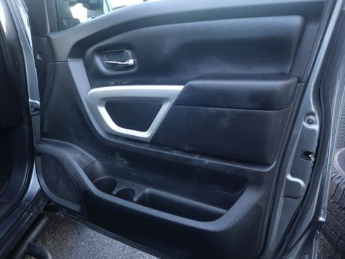 Used 2021 Nissan Titan SV w/ SV Convenience Package image 46