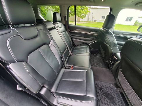 Used 2021 Jeep Grand Cherokee L Limited AWD/4WD image 19