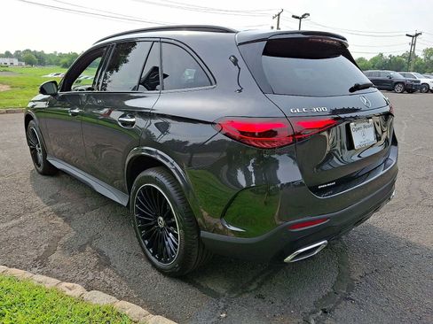 Used 2026 Mercedes-Benz GLC 300 4MATIC image 4