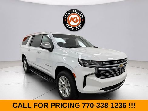 Used 2023 Chevrolet Suburban Premier RWD image 1