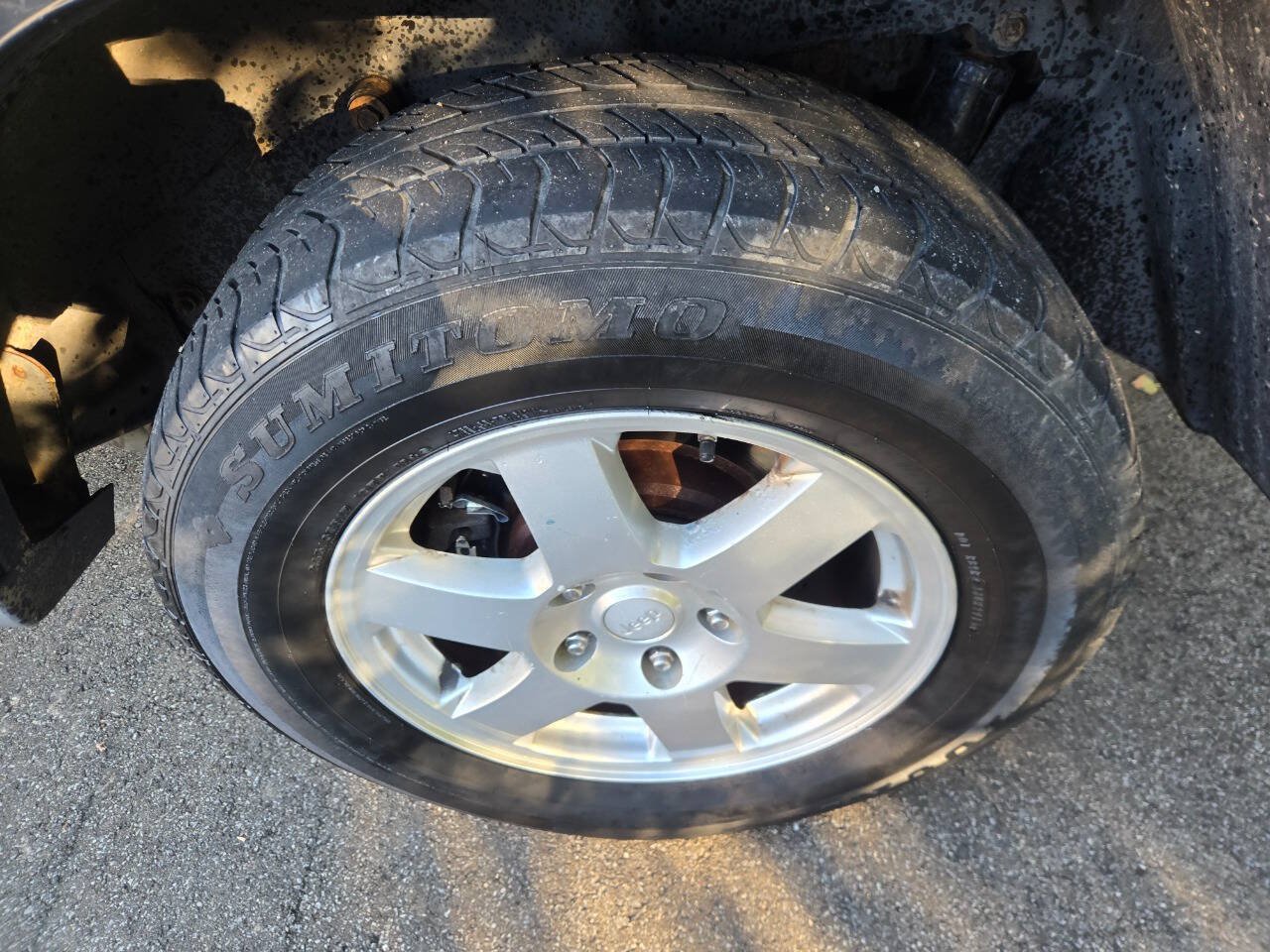 Used 2010 Jeep Grand Cherokee Laredo AWD/4WD image 39