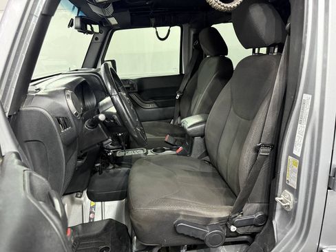 Used 2016 Jeep Wrangler Unlimited Sport w/ Quick Order Package 24S AWD/4WD image 12
