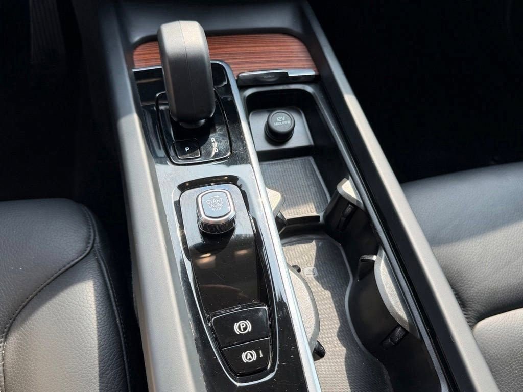 Used 2025 Volvo S60 B5 Plus FWD image 26