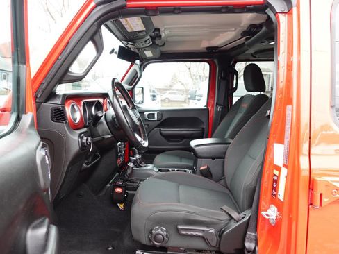 Used 2021 Jeep Wrangler Unlimited Rubicon w/ Dual Top Group AWD/4WD image 21