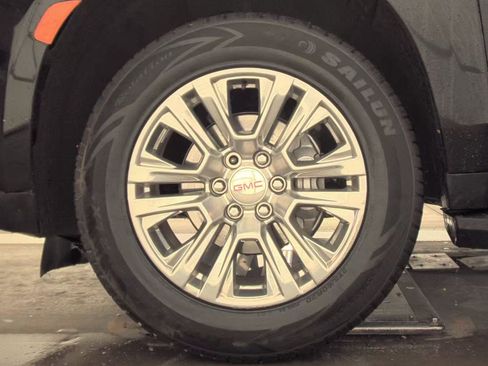 Used 2023 GMC Yukon Denali image 11