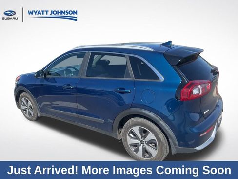 Used 2017 Kia Niro LX image 3