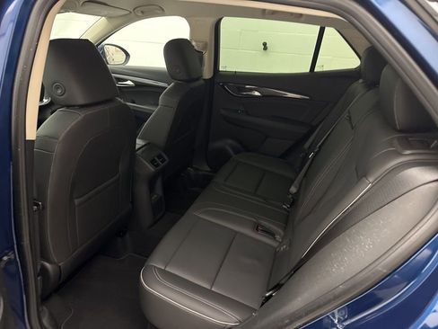 Used 2023 Buick Envision Essence image 37