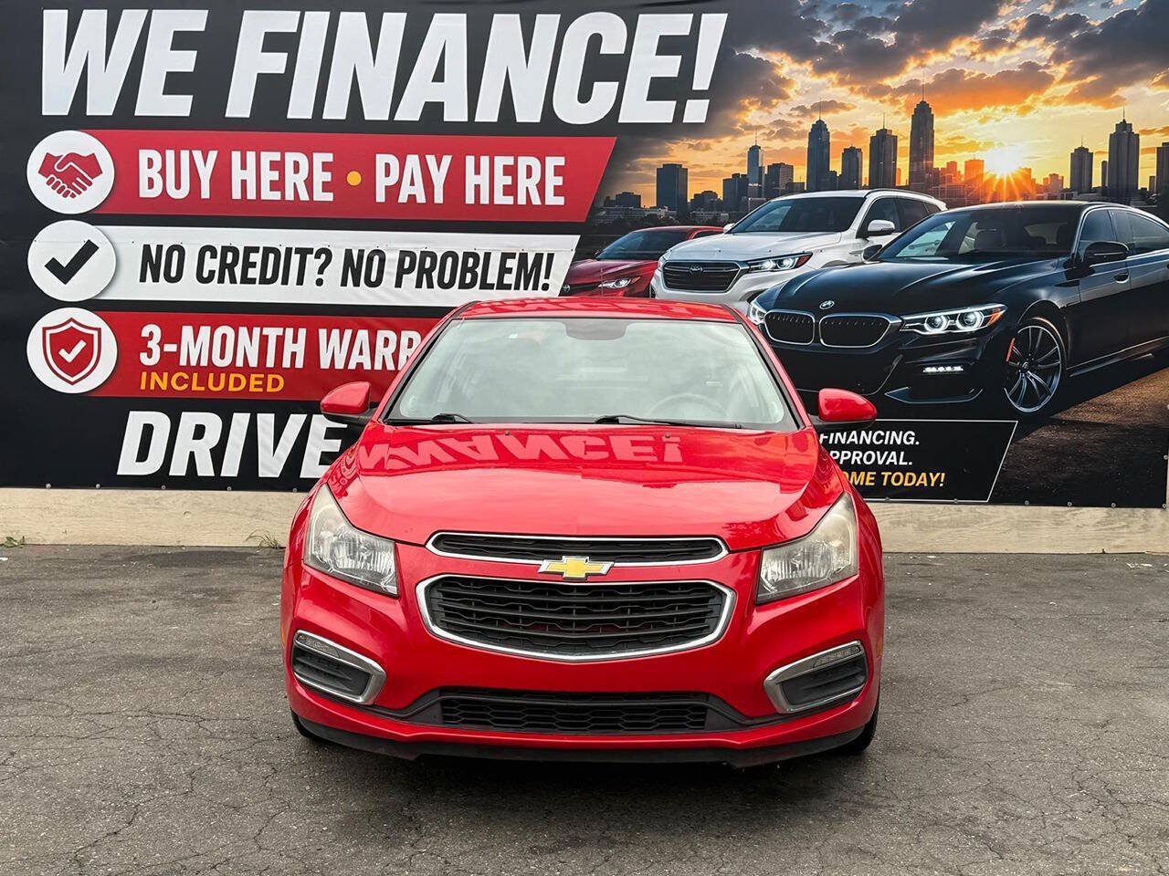 Used 2015 Chevrolet Cruze LT w/ Technology Package FWD image 2