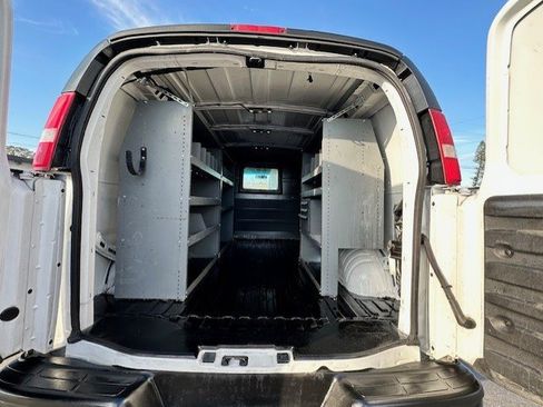 Used 2018 Chevrolet Express 2500 w/ Driver Convenience Package image 10
