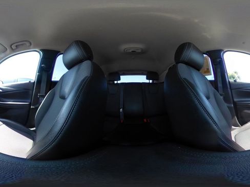 Used 2025 Buick Encore GX Preferred AWD/4WD image 47