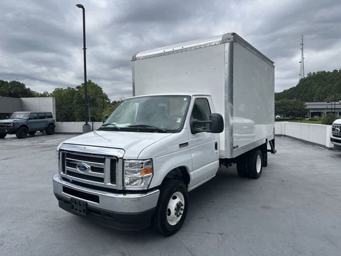 New 2025 Ford E-350 and Econoline 350 Super Duty w/ Power Equipment Group RWD image 3