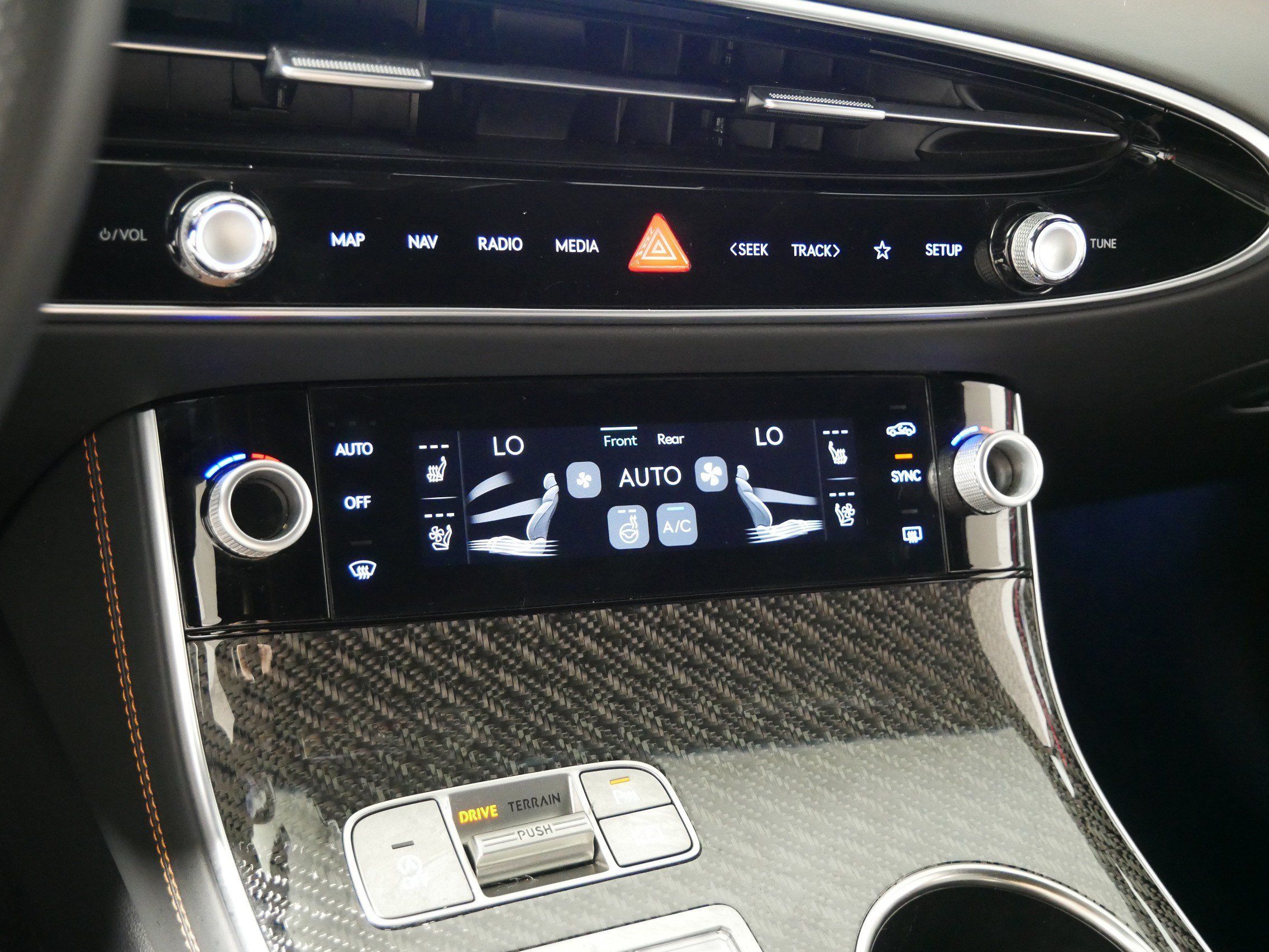 Certified 2026 Genesis GV70 3.5T Sport Prestige AWD/4WD image 23