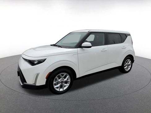 Used 2025 Kia Soul LX w/ LX Technology Package image 8