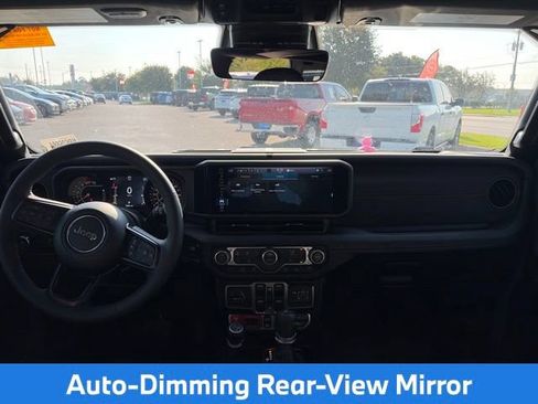 Used 2026 Jeep Wrangler Unlimited Rubicon AWD/4WD image 27