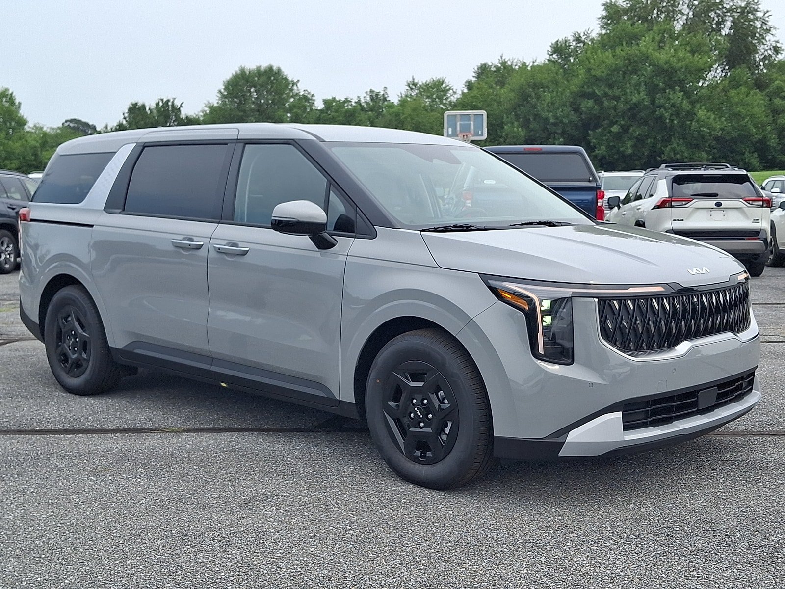 New 2027 Kia Carnival LX FWD image 2