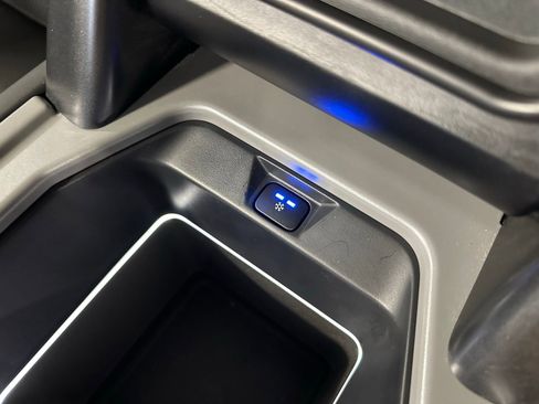 Used 2025 Land Rover Defender 110 X image 35