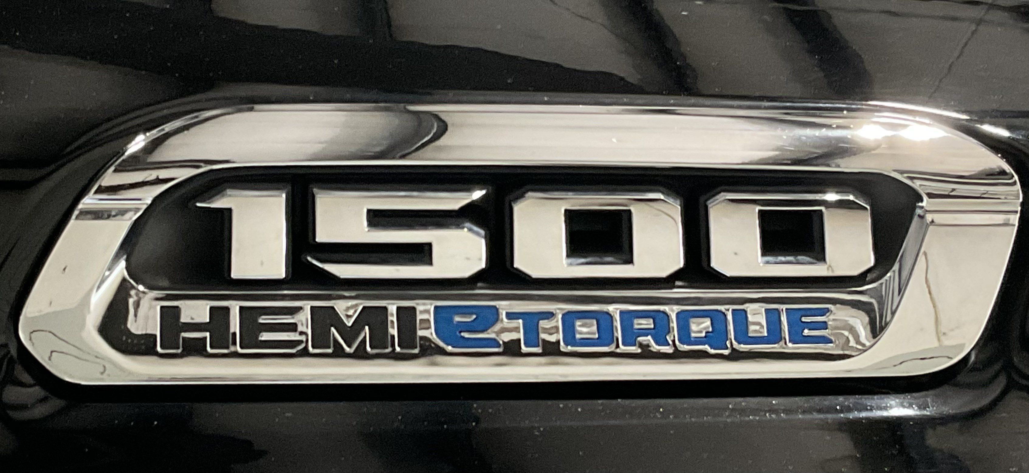 Used 2023 RAM 1500 Limited w/ Body-Colour Bumper Group AWD/4WD image 9
