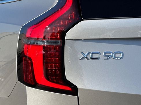 New 2026 Volvo XC90 B5 Plus w/ Protection Package Premier AWD/4WD image 27