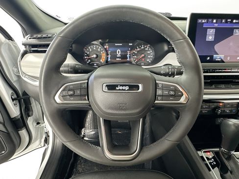 Used 2023 Jeep Compass Limited AWD/4WD image 11
