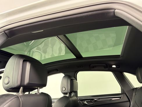 Certified 2026 Porsche Macan AWD/4WD image 23