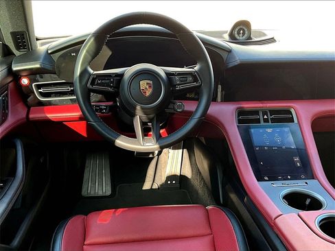 Used 2025 Porsche Taycan image 11
