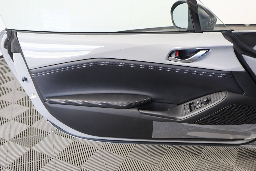 New 2026 MAZDA MX-5 Miata Club w/ Interior Package RWD image 8