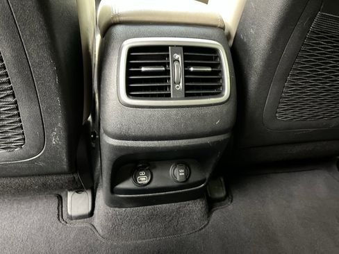 Used 2017 Kia Sorento AWD w/ LX Convenience Package image 11