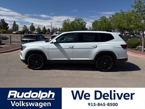 New 2026 Volkswagen Atlas SE FWD image 2