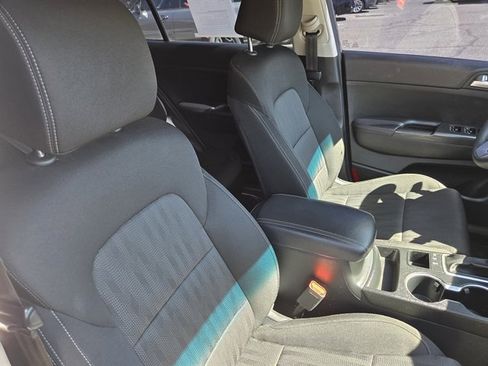 Used 2021 Kia Sportage LX image 8