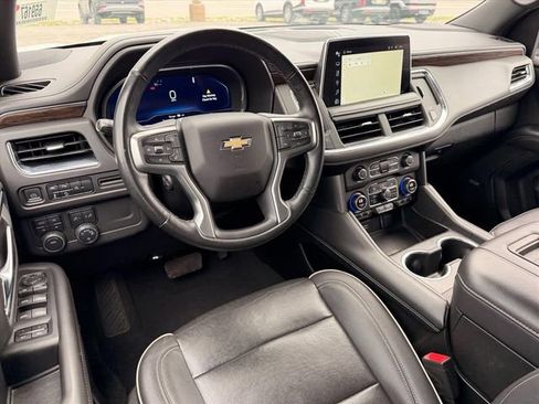Used 2023 Chevrolet Suburban Premier AWD/4WD image 7