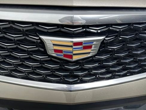 Used 2024 Cadillac XT4 Luxury image 9